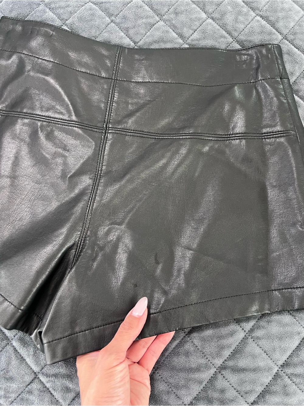 Free People Emmy Studded Faux Leather Mini Skort Skirt Women’s Size 2 Black - Picture 10 of 12